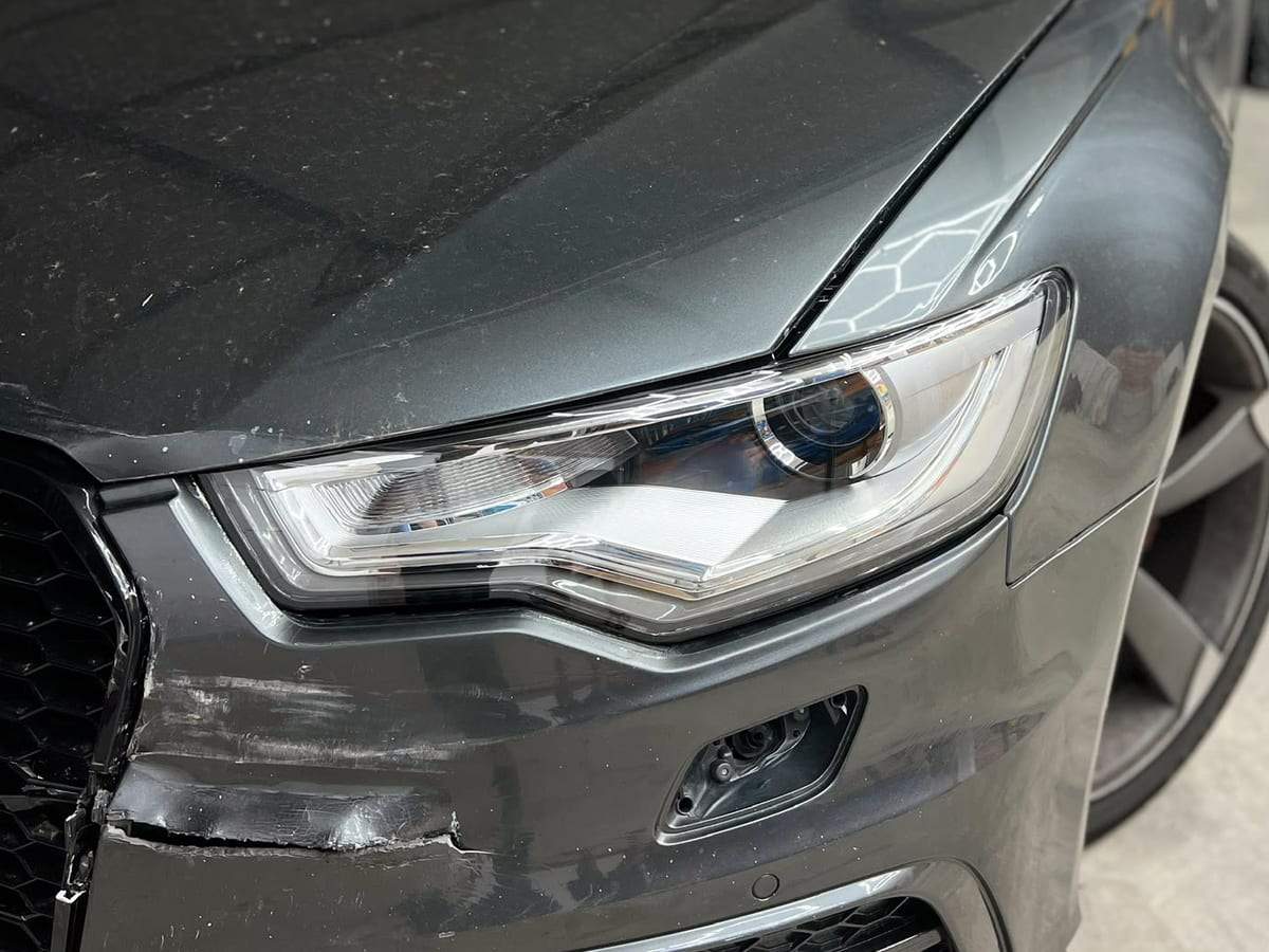 Audi A6 după: far cu sticlă nouă, clară