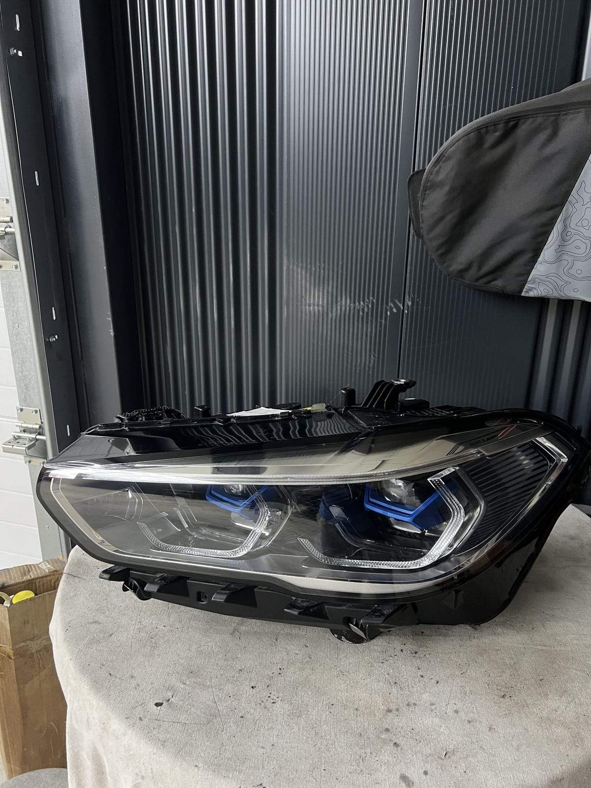 Far stanga BMW X5 X6 G05 G06 laser